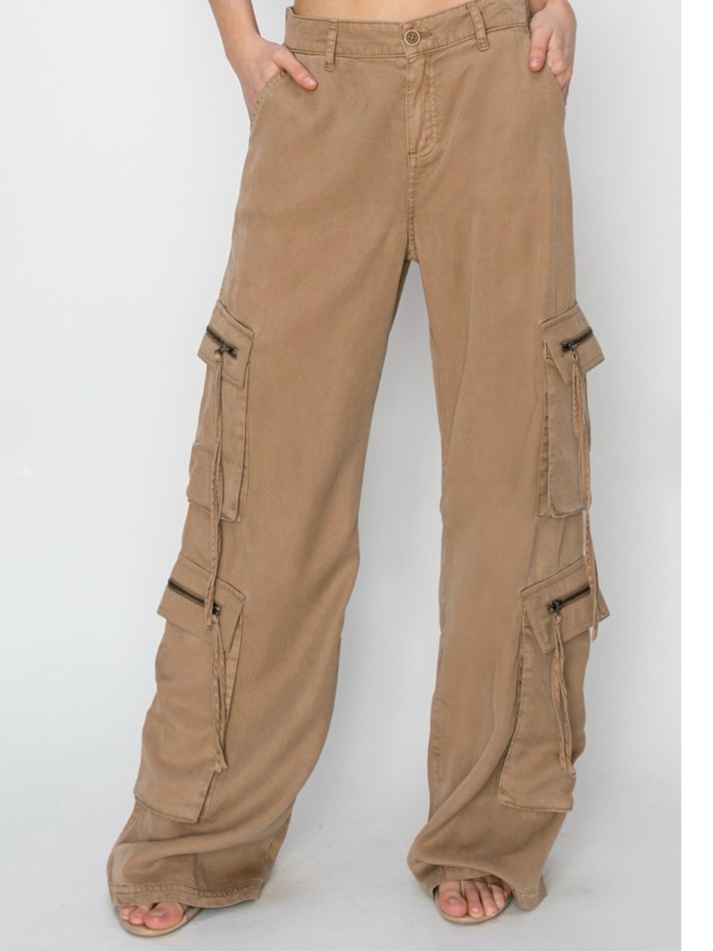 🍒💕Risen High-Rise Wide Leg Cargo Pants in Camel - Picture 3 of 5